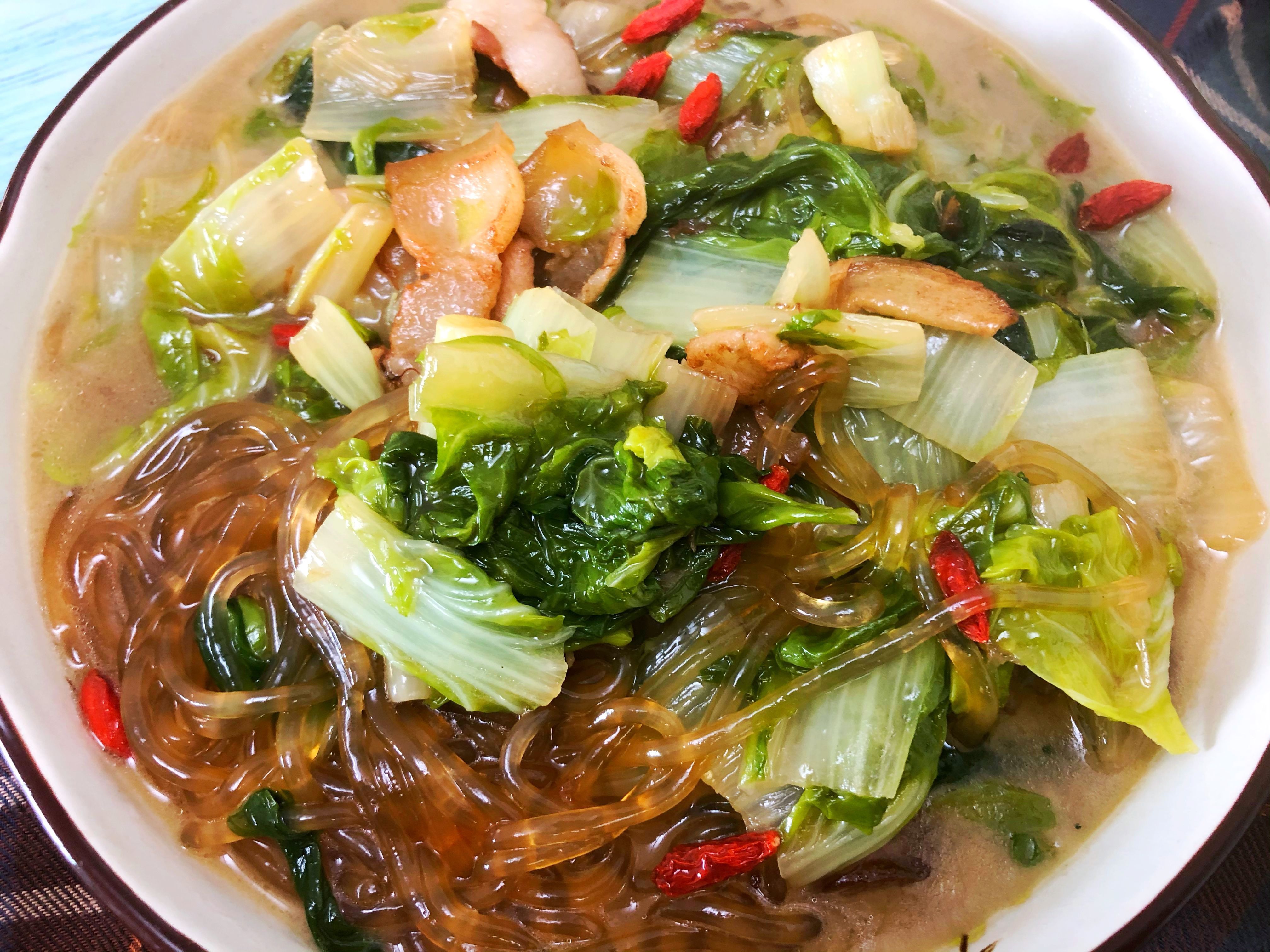 我妈|大白菜最经典的吃法，20分钟炖1锅，1人1碗，吃着太过瘾了！