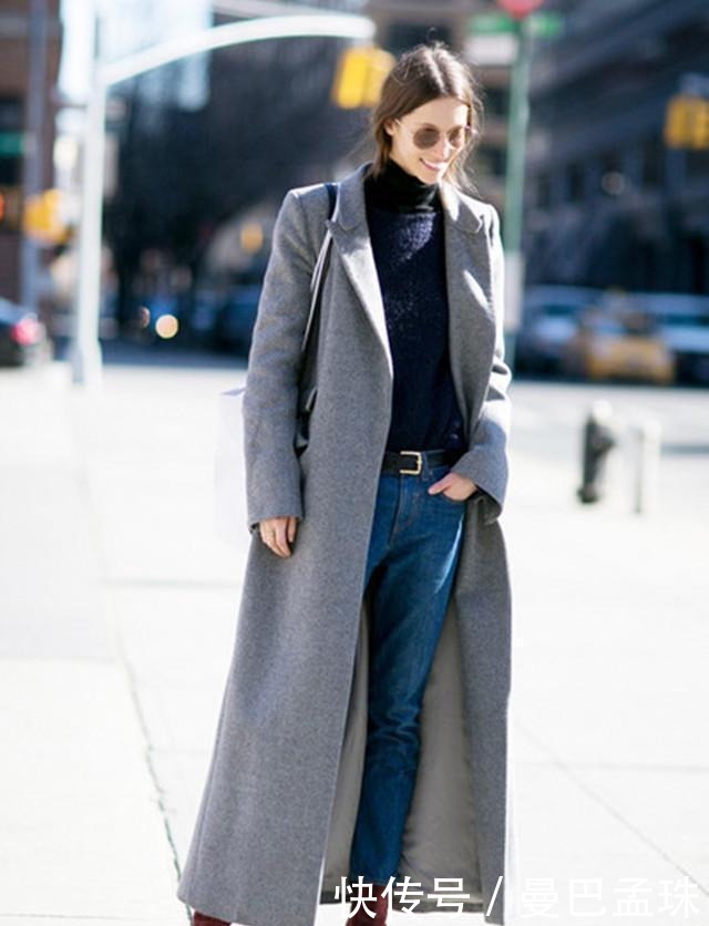 女人|50+的女人冬天怎么穿才时尚?大衣+高领衫,谁见都夸洋气