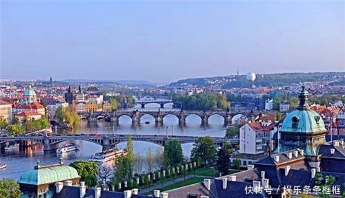 隔开|一条河流隔开两个兄弟国，一个将成发达国家，一个却依然穷困