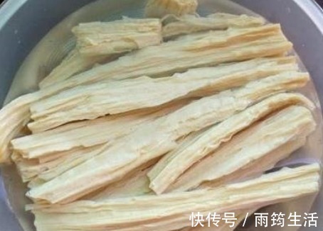 浸泡|夏季泡腐竹，别只会加水泡！教你饭店不外传技巧，时间短无硬芯！