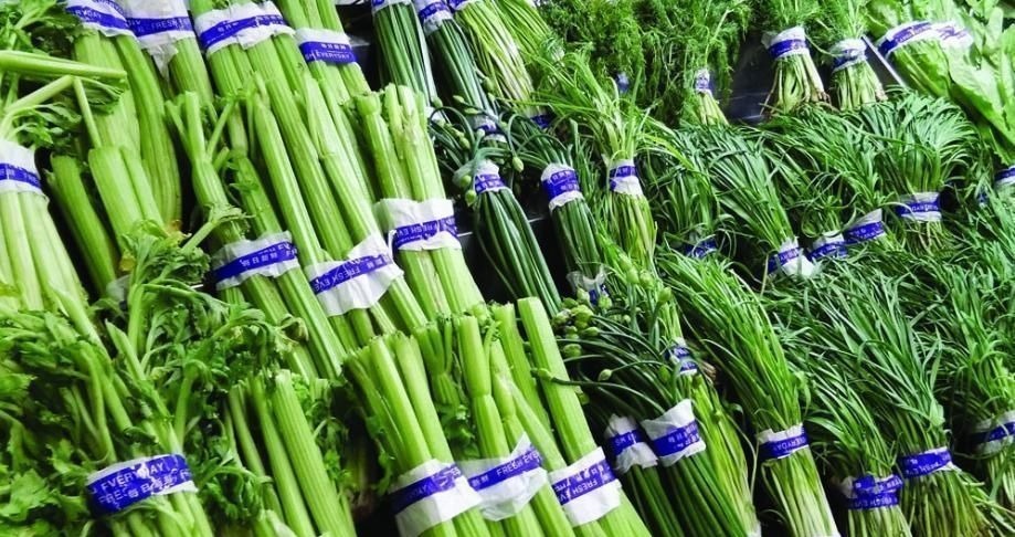 超市里甲醛含量高的4种菜，再便宜也不要买，开水煮都洗不干净