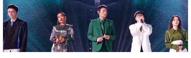 王靖雯|李健向李克勤炫耀《好声音》冠军奖杯:羡不羡慕?李克勤反应超搞笑