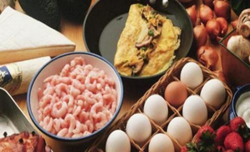 腹中娃|孕妈满足口腹之欲,腹中娃却遭殃,嘴馋的孕妈要注意避开这些食物