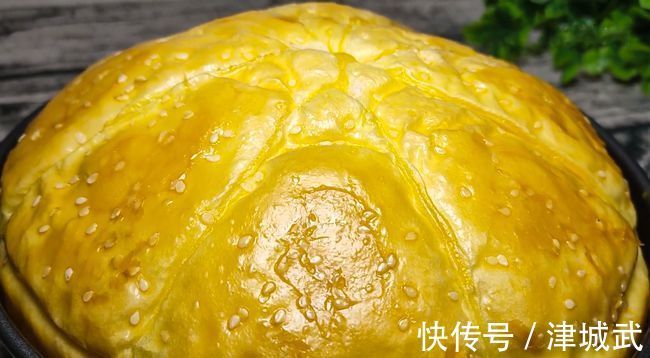 想吃面包不用买,方法简单不用烤箱,在家就能做,出锅暄软又拉丝