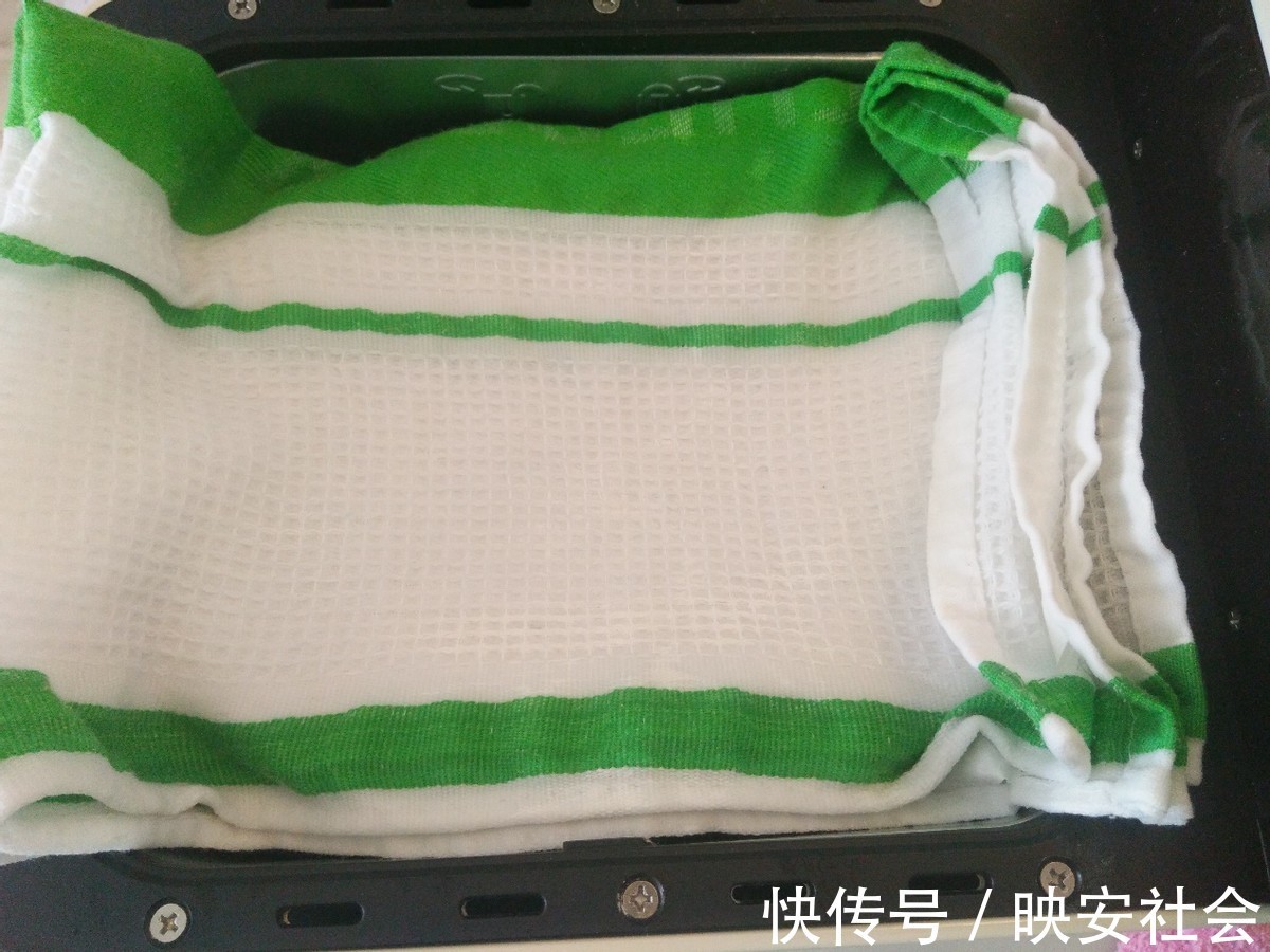灌汤小笼包|会流汤的灌汤小笼包，皮薄多汁味道棒，很简单一看就会