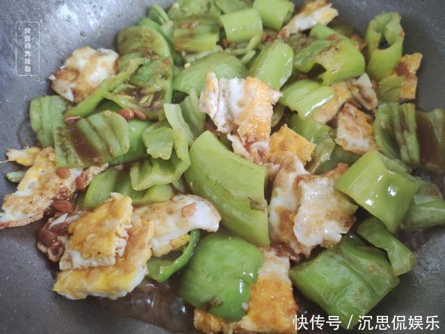  核桃油|吃了半辈子鸡蛋，第一回见这种做法，当菜又当饭，干香入味又好吃