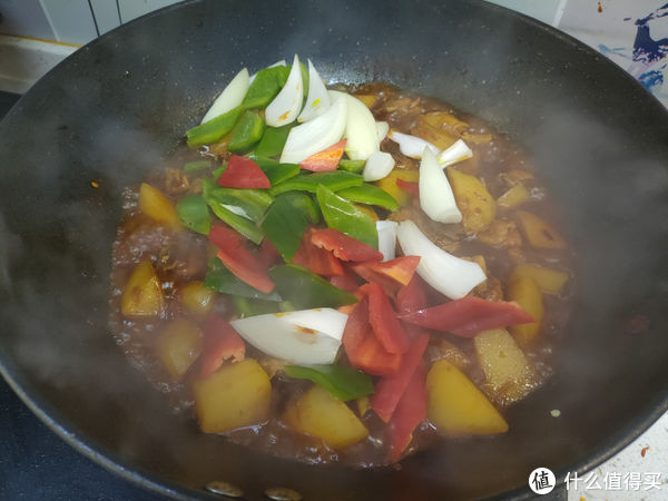 这肉8元一斤,和土豆是绝配,每次炖一锅,好吃到汤汁都不剩