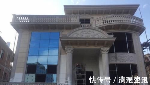 怨声|借地下室之名抬高地基2米,砸60万建两层别墅,邻居们看后怨声载道