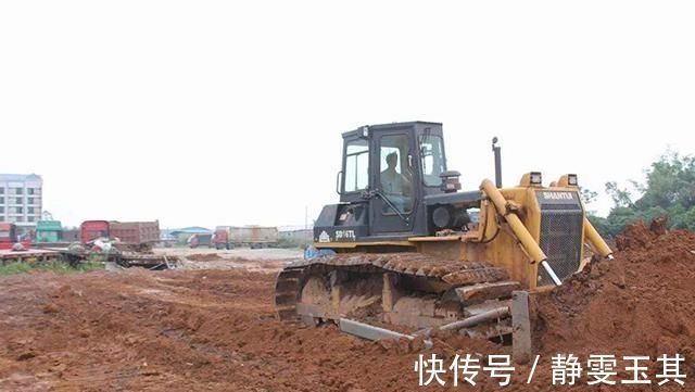 翻盖|农村宅基地翻修后,产权归谁是所有农村房屋都允许翻建吗