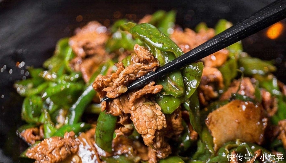 炒猪肉，别只会用料酒去腥，多加1步，猪肉鲜嫩香弹，不粘锅