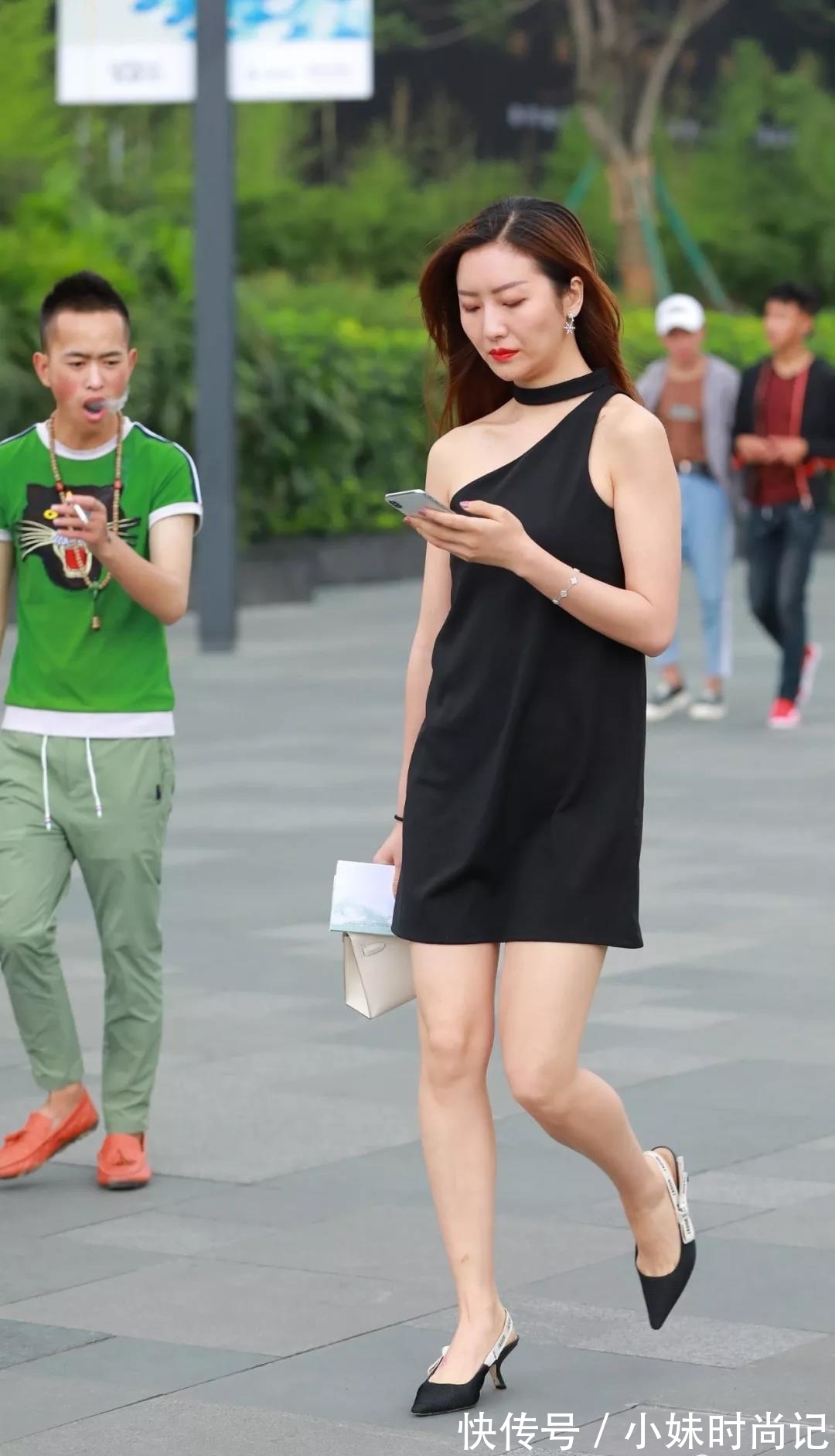 路人 街拍路人,做一个精致有魅力的女人,让你赚足回头率