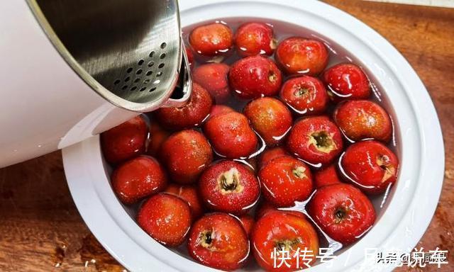 维生素c|秋天遇到此果别手软，一次买10斤，煮一煮囤起来，冬天吃特省事