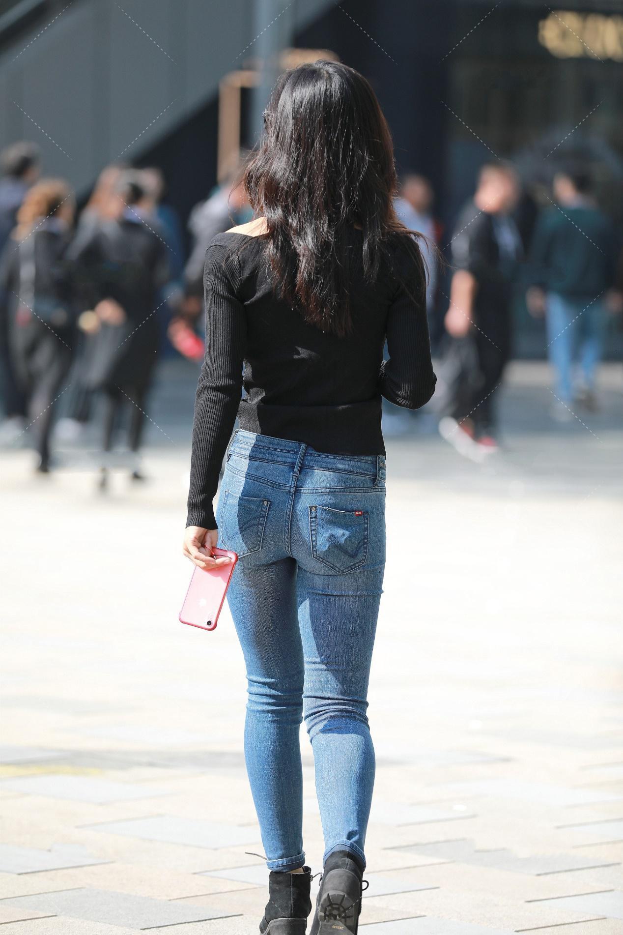 磨砂材质|针织衫穿上很休闲, 搭配黑色的墨镜, 看起来有一种冷酷风