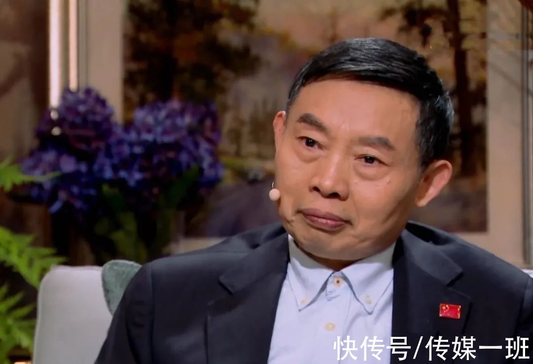 朗读者|《朗读者》时隔三年，重磅回归！董卿状态在线，共情能力极强