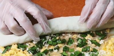 它是花卷的表兄,还不用发酵,又香又软,明天就吃它