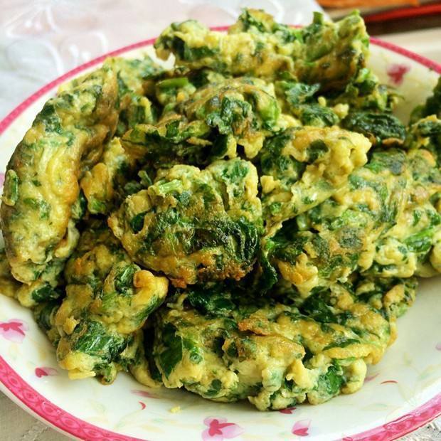 芹菜叶炒鸡蛋|入冬后,常用此菜叶炒鸡蛋,清热解毒,脂肪不见了,皮肤也更细腻