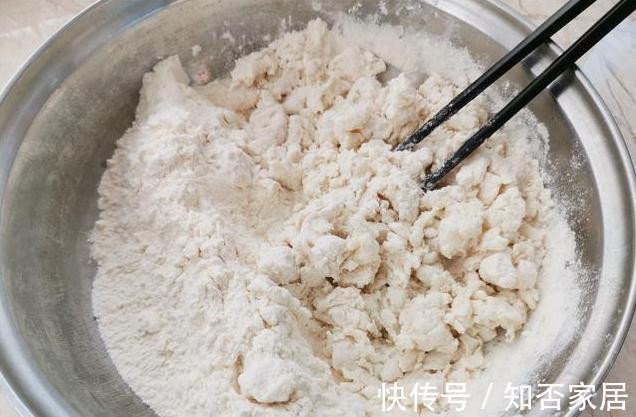 盒子|做韭菜盒子,牢记3个窍门,外皮不硬带着焦香,馅料不出水鲜味足