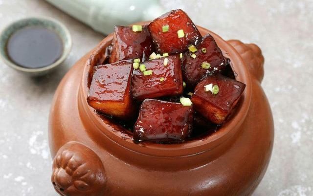 瘦肉|买五花肉，挑“上五花”还是“下五花”？牢记3特点，不花冤枉钱