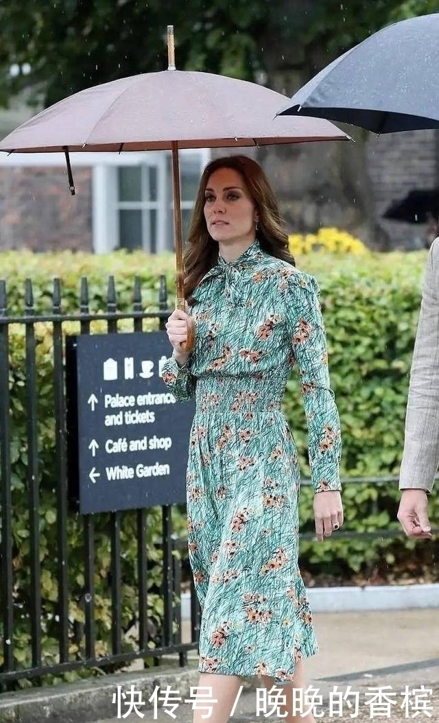 菠菜裙|凯特王妃和西班牙王后同穿“菠菜裙”，一个保守一个奔放，太美了