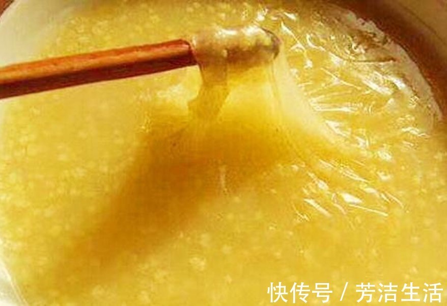 熬小米粥时,最忌直接下锅,多加一步,米油浓厚,香糯好喝