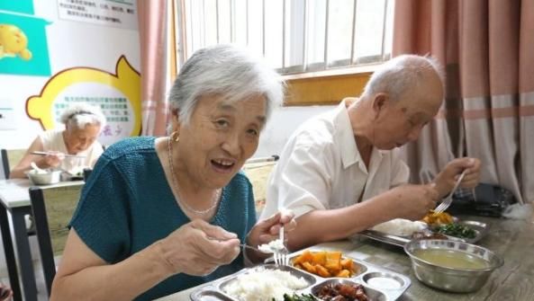 长寿老人普遍有3个好习惯，若你占上1个，说明跟你与“长寿”有缘