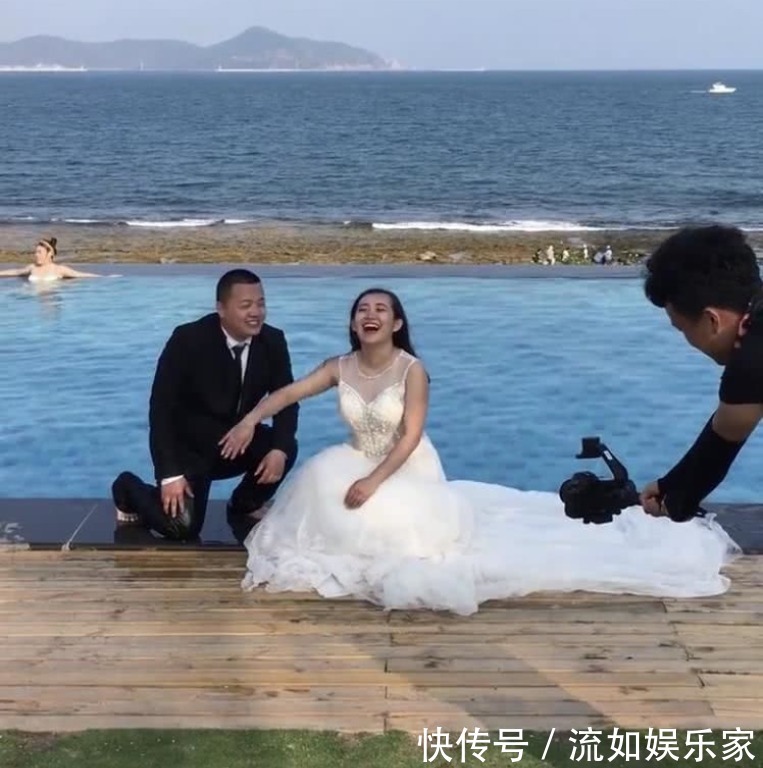 新娘|新娘故意推新郎下水,出来的婚纱照在朋友圈疯传 网友这婚别结了