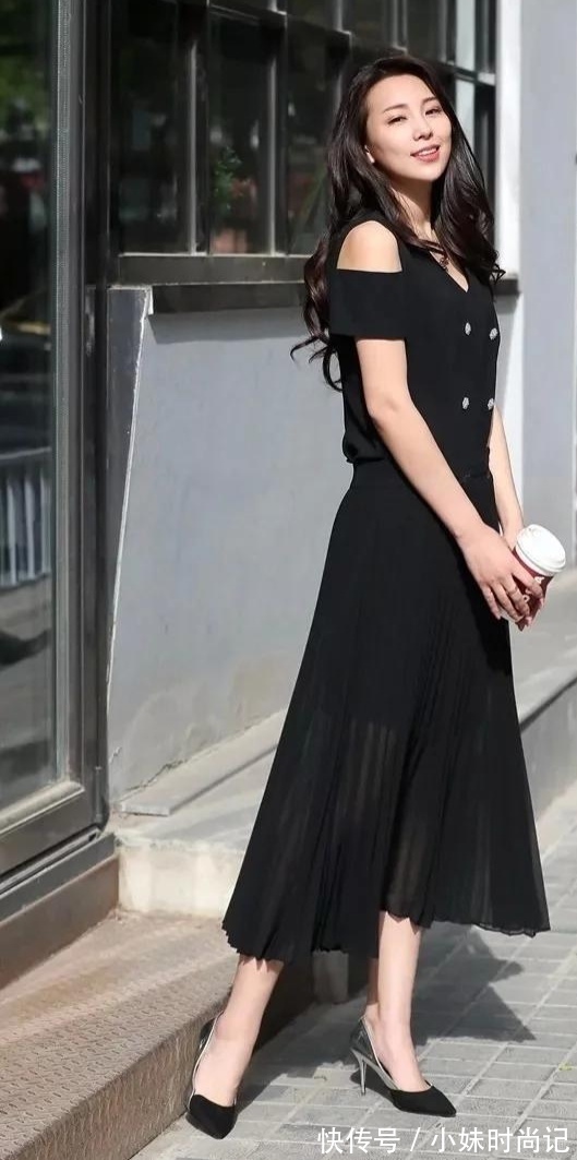 有气质|中年妇女如何穿搭比较时尚有气质?