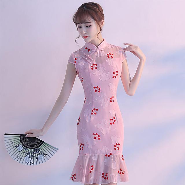 低领|低领旗袍连衣裙,中国女性穿上知性优雅,外国女人都自叹不如