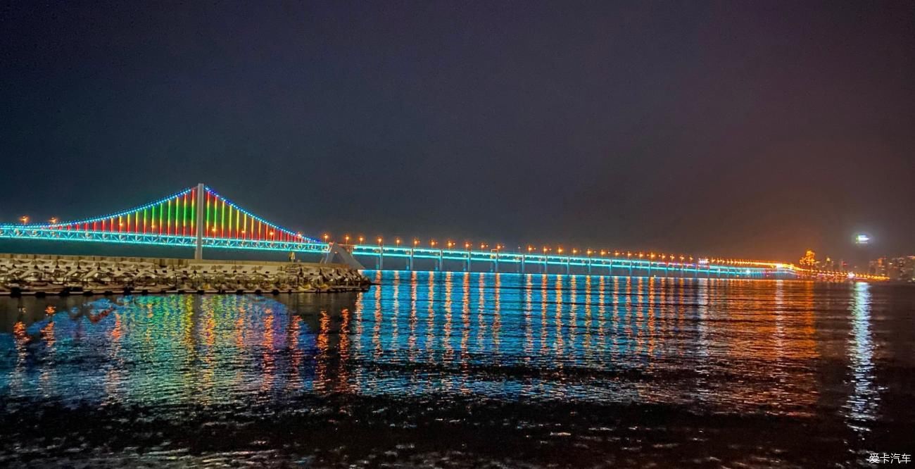 海天相接的景色，令人心旷神怡