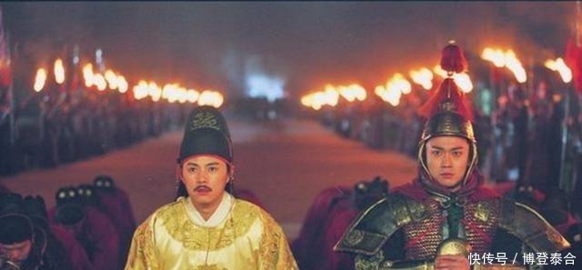 死里逃生|朱允炆下此道命令,朱棣多次死里逃生,最后成功当上皇帝