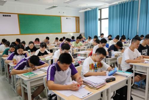 高中学科“难度系数”排名，英语反超物理排名第二，榜首意料之中