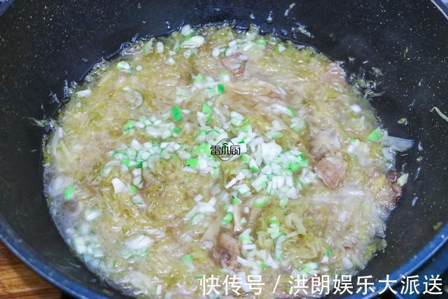 一到冬天，老公就馋它，8块钱煮一锅，端上桌吃到锅都舔干净！