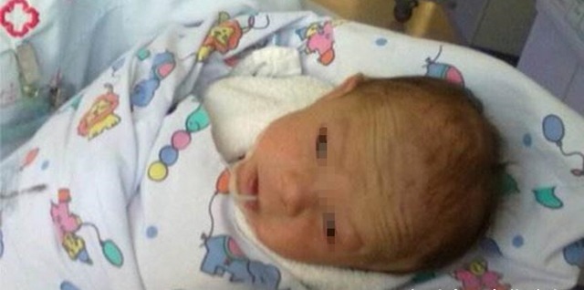 小丽|女子生下孩子,不料孩子竟是双性人,得知原因,女子怒扇婆婆