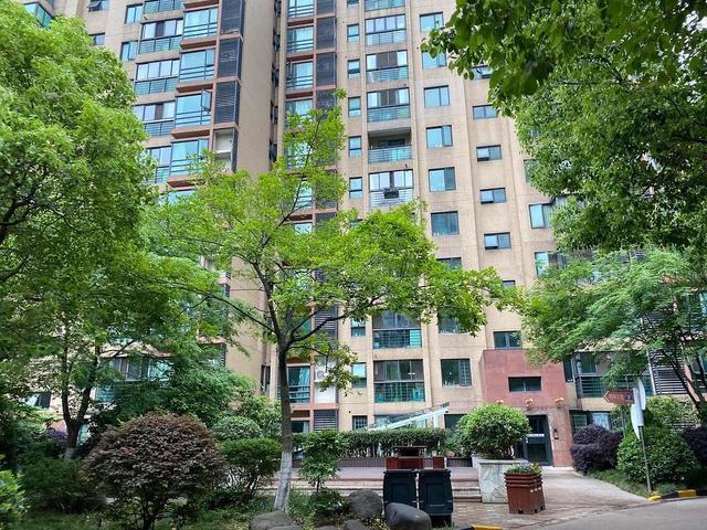 贬值|未来5年,楼梯房真的会比电梯房更值钱吗分析之后就清楚了