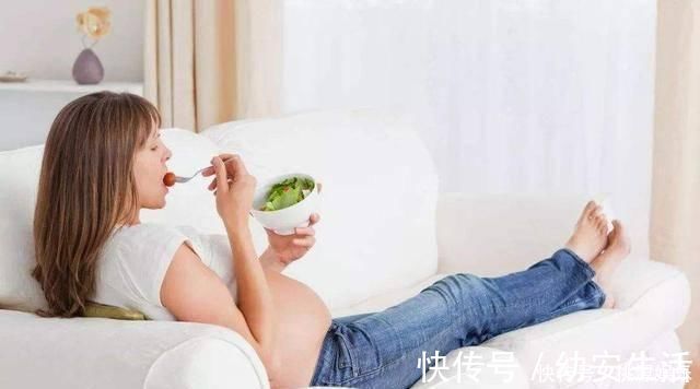 宝宝|怕孩子“随爹”,孕妈疯狂吃葡萄,孩子生下来后妈妈怀疑抱错