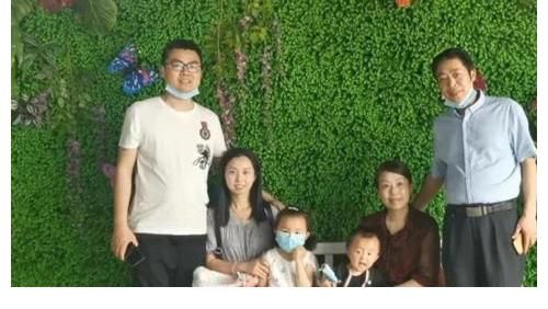 郭威|看看郭威小时候的照片,是个乐天派,长大后却成为了内向的大男孩