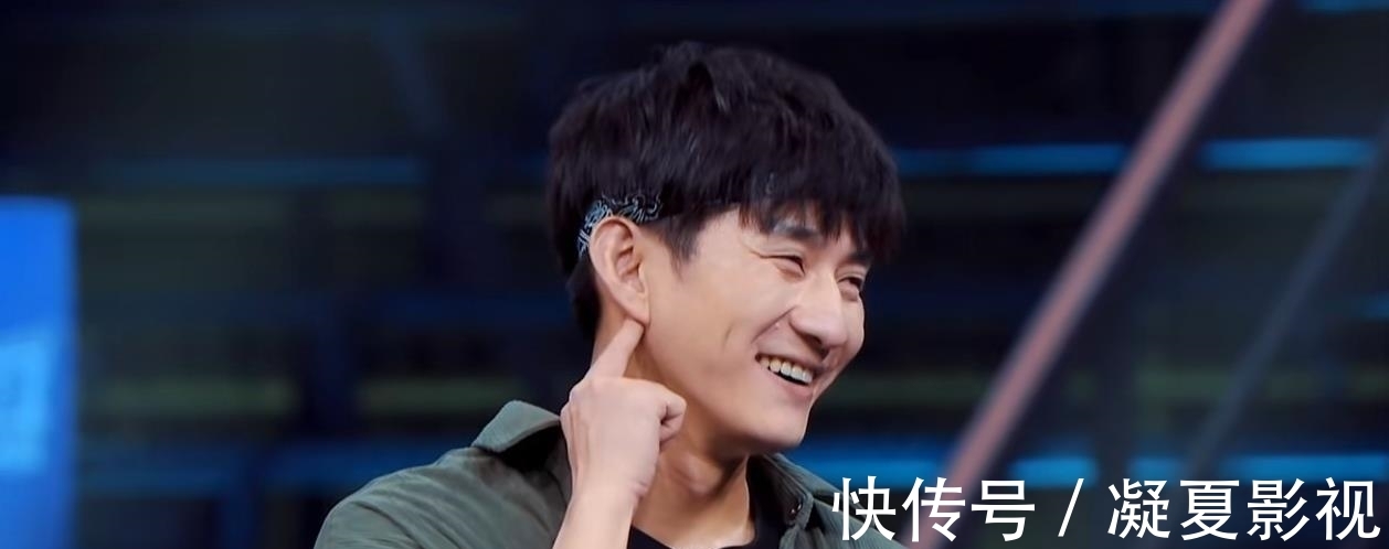 《追光吧》20位哥哥晋级，那吾克热淘汰后发文，队友在凌晨评论