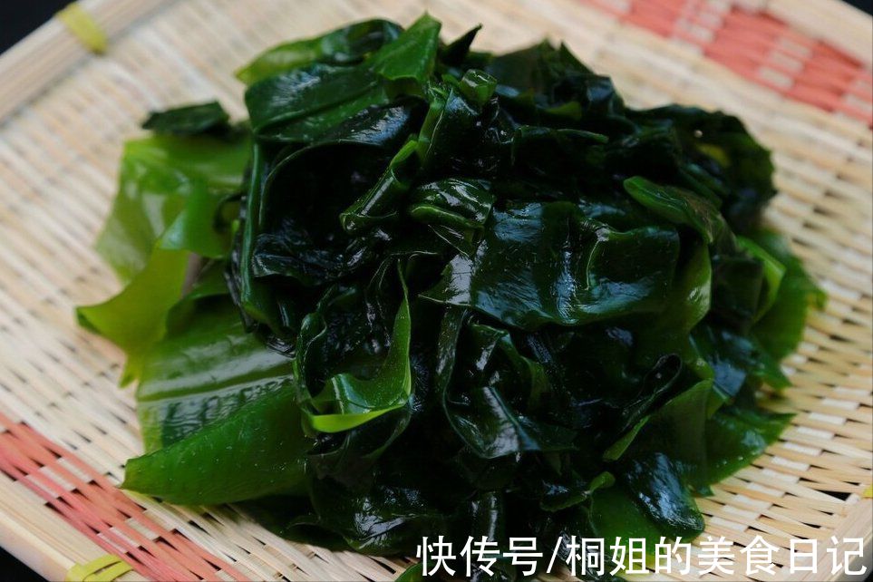 广东人做汤有一手,连豆腐汤都好喝,汤汁浓白,不放鸡精也很鲜