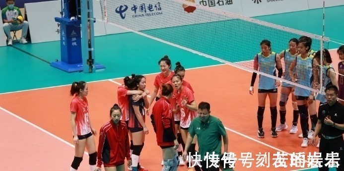 垫脚|球迷开始乱带节奏!李盈莹再陷“垫脚”风波,慢镜回放说明一切
