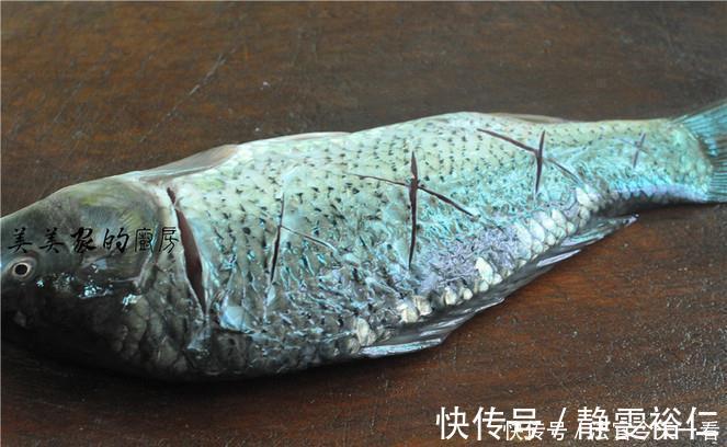 不管炖什么鱼,最忌讳加“它”!多数人都做错了,难怪鱼肉腥味大