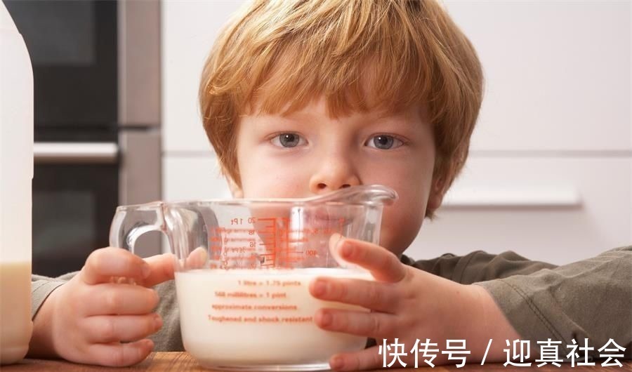 催熟|我们的孩子或正在被“催熟”,5种常见零食,宁可扔掉也别给娃吃