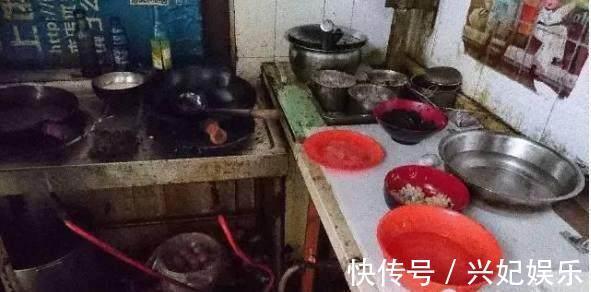 医生|26岁女孩呕吐物呈“粪便样”, 医生无奈救得一时也救不了命