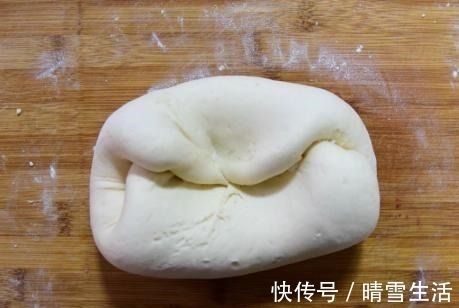 蒸馒头|蒸馒头,不放碱不放牛奶,教你1招,30分钟发满盆,暄软又筋道!