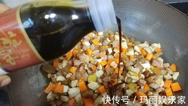 腌制腊肉时，只放盐就错了！多放一点它，腊肉不长霉，放一年不坏