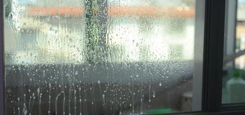  玻璃|不管玻璃有多脏，试试这个小技巧，不用一滴水，干净透亮还不留灰