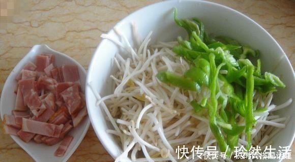 饭店厨师教你炒面做法，步骤很简单，面条不起坨不粘，劲道好吃