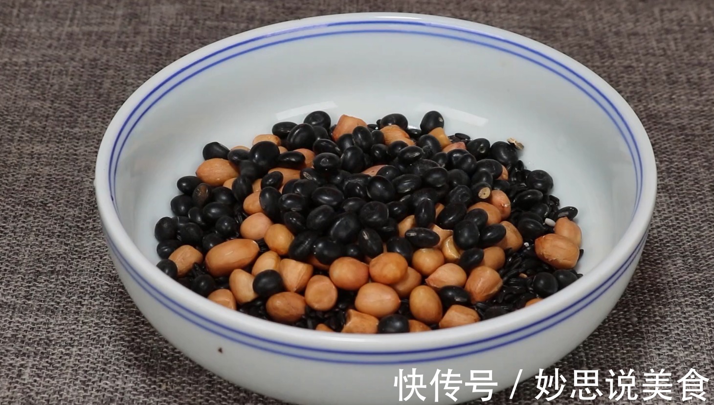 7天头发变得乌黑光亮，教你几种食材这样搭配，便宜又实用