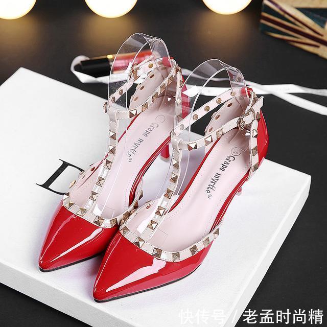 一字扣 红色高跟鞋可不能乱穿哦!一不小心就会变成土鳖