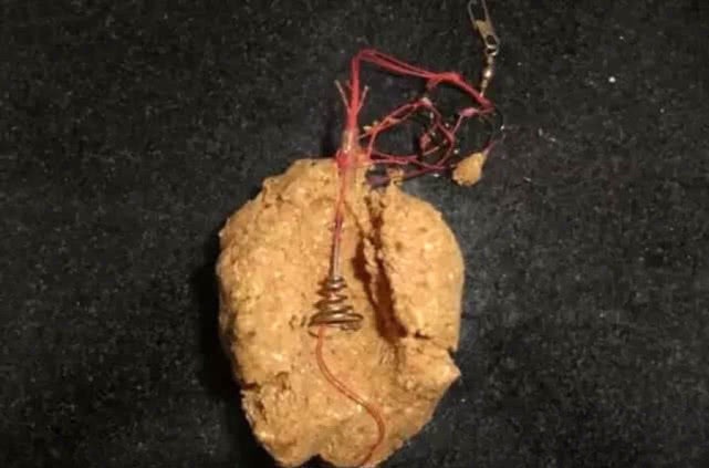 鱼钩|浮漂有动作,提竿却不中鱼,这种情况该如何应对