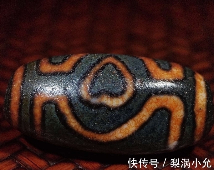 油润$为什么有钱老板喜欢佩戴天珠,天珠浑然天成,让人慨叹造物之完美